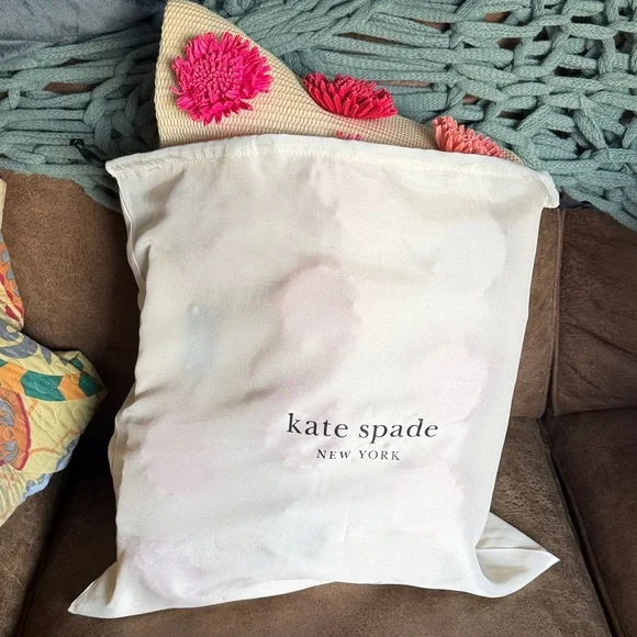 Kate Spade Beige Straw Tote with Red and Pink Floral Design - Picture 15 of 15